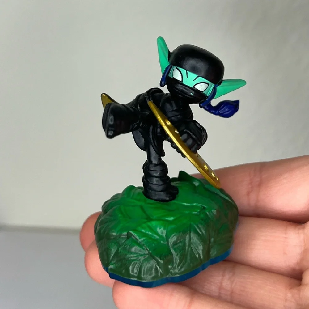 Stealth Elf Skylander for Skylanders Trap Team Giants Spyro’s Adventure.